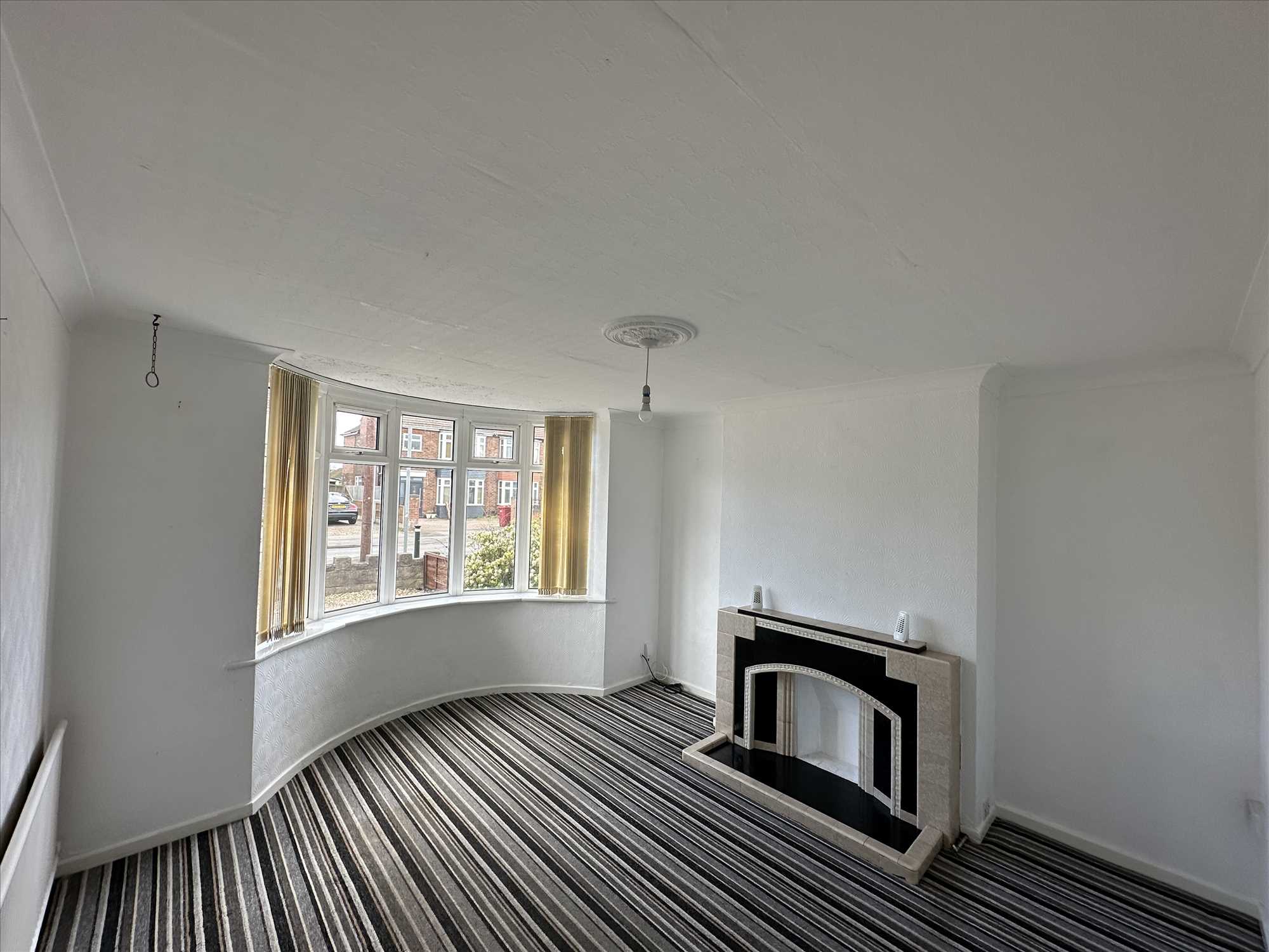 Cemetery Road - Picture 7