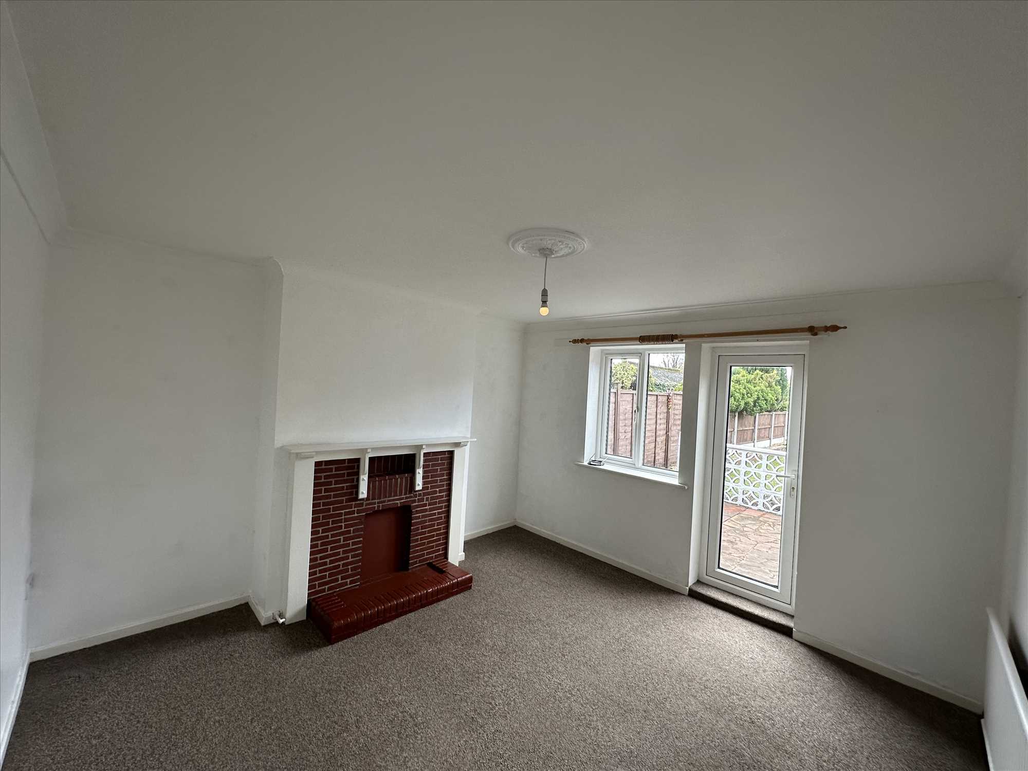 Cemetery Road - Picture 8