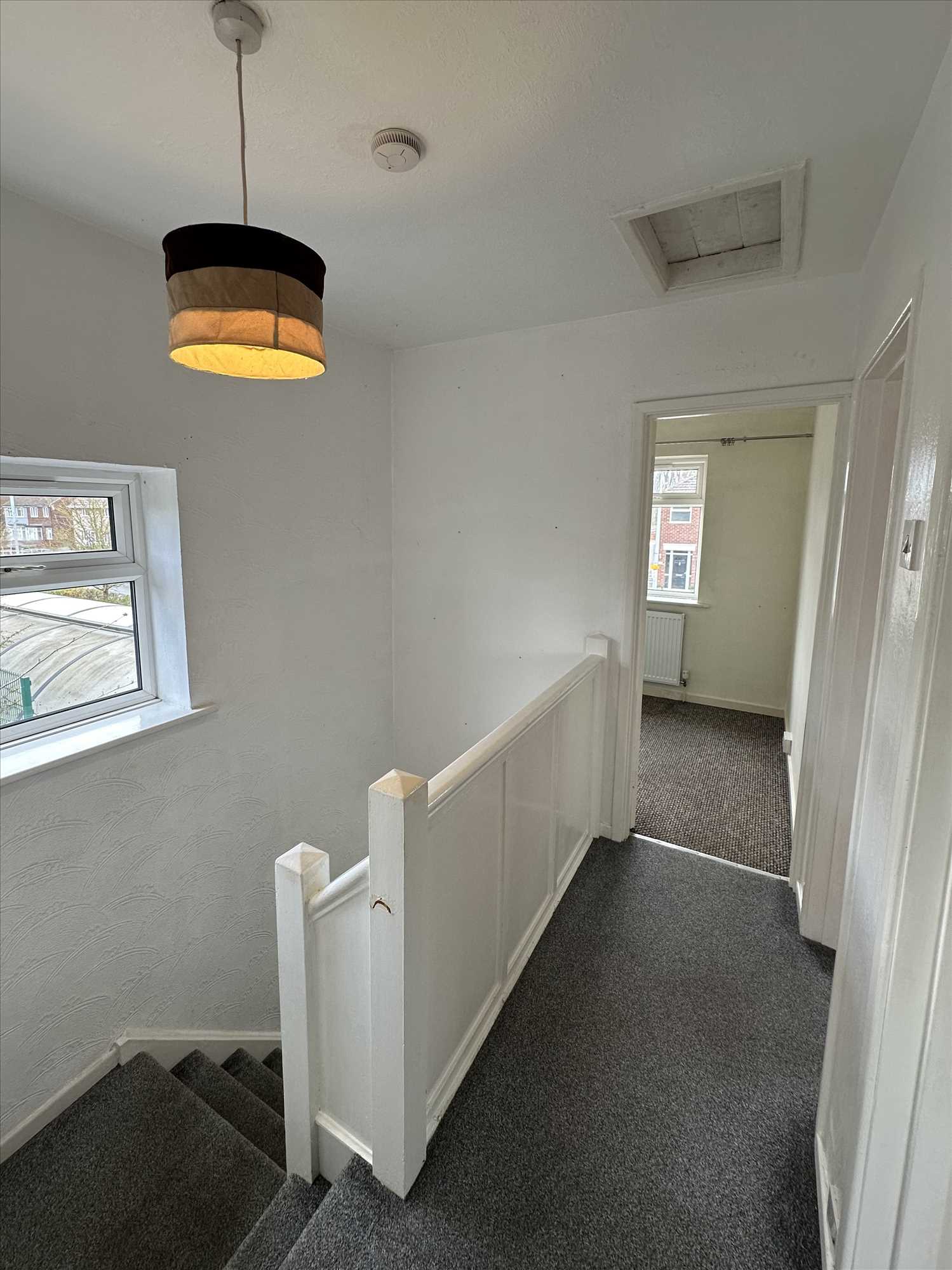 Cemetery Road - Picture 9