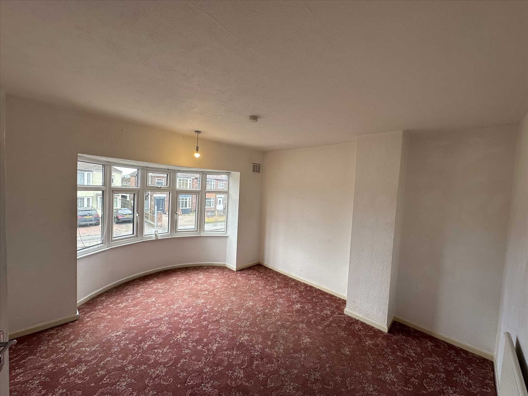 Cemetery Road - Picture 11