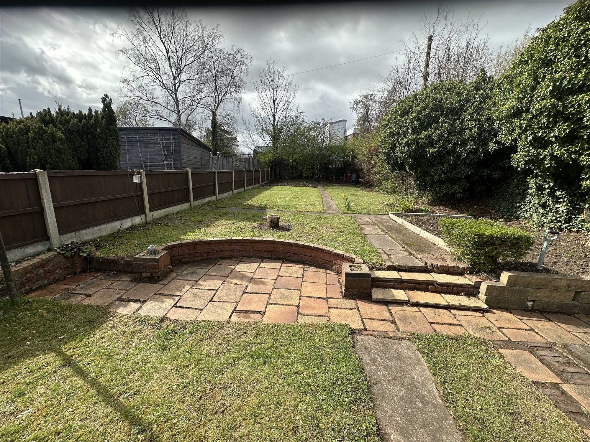 Cemetery Road - Picture 15