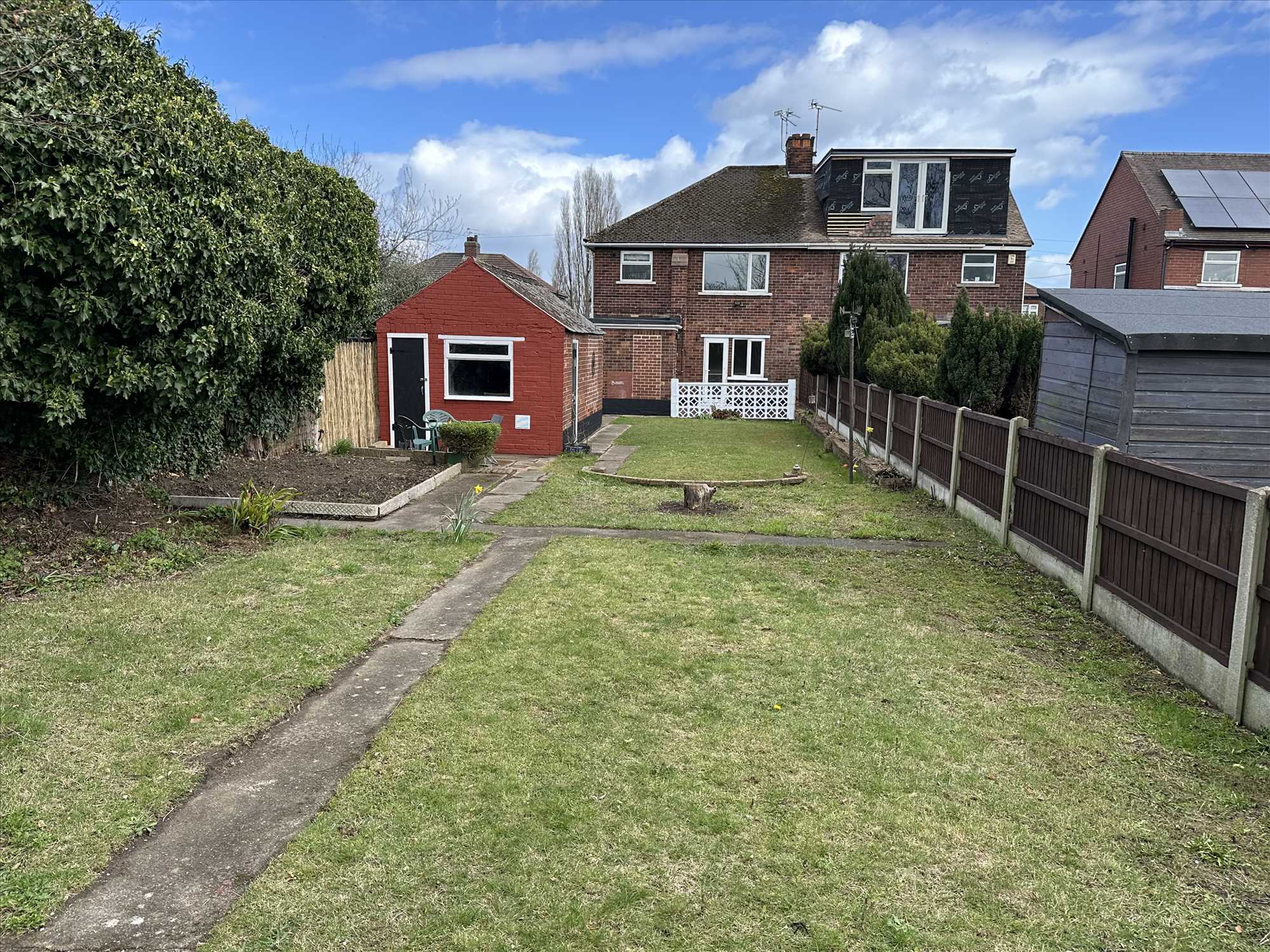 Cemetery Road - Picture 16