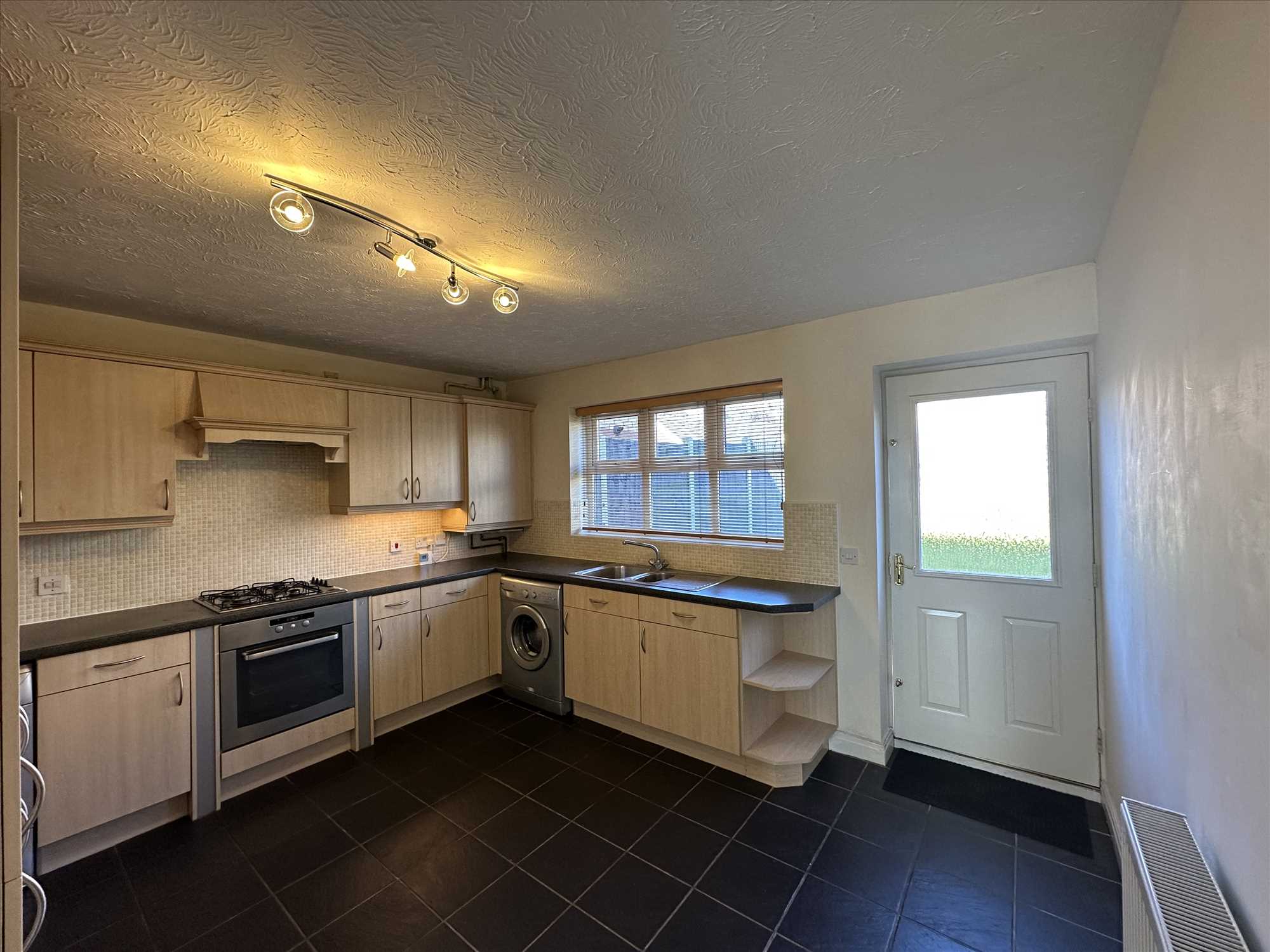 Laurel Way - Picture 5