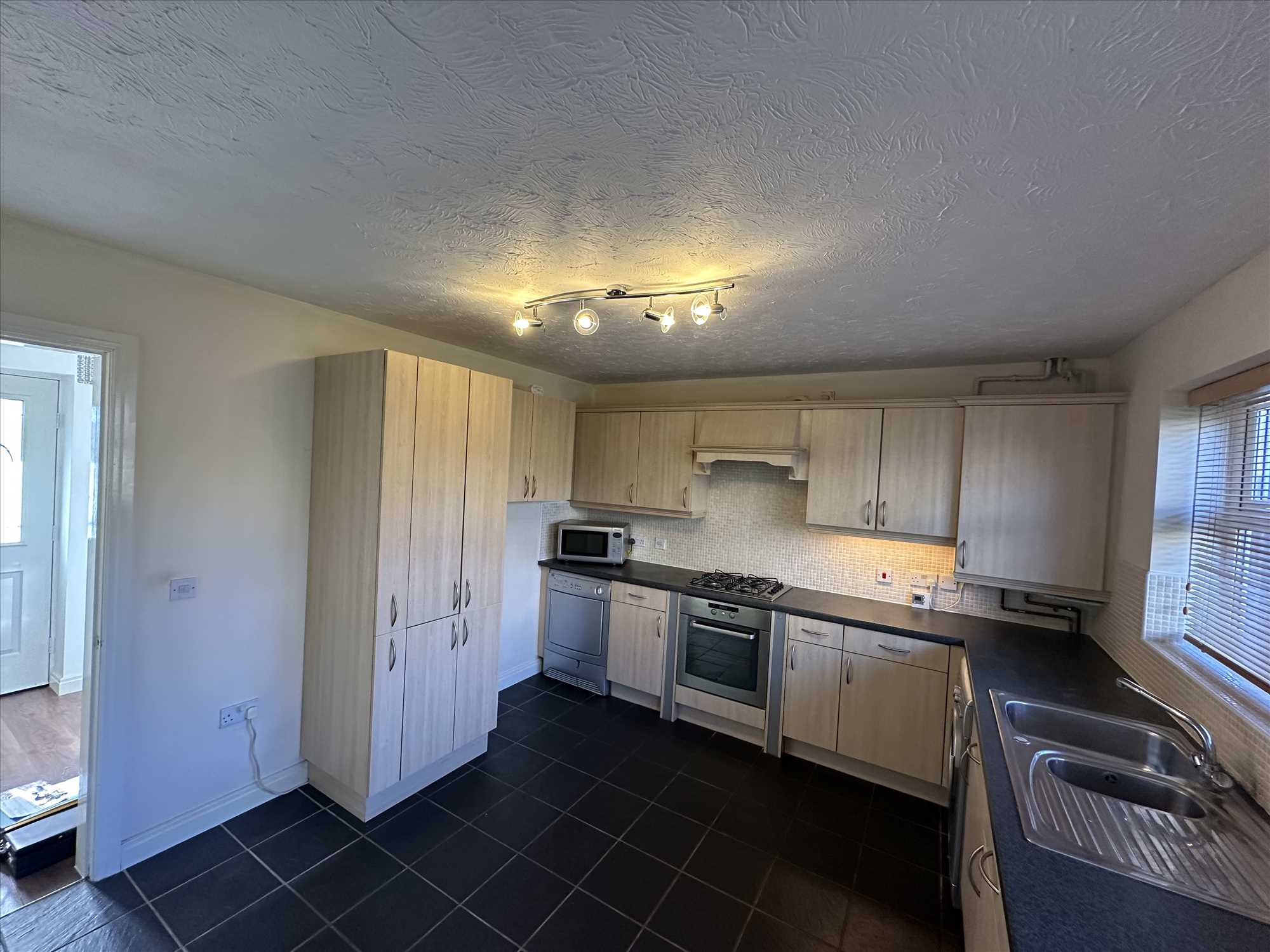 Laurel Way - Picture 6