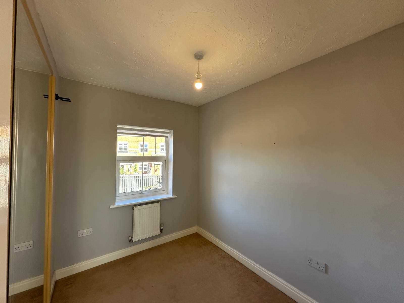 Laurel Way - Picture 13