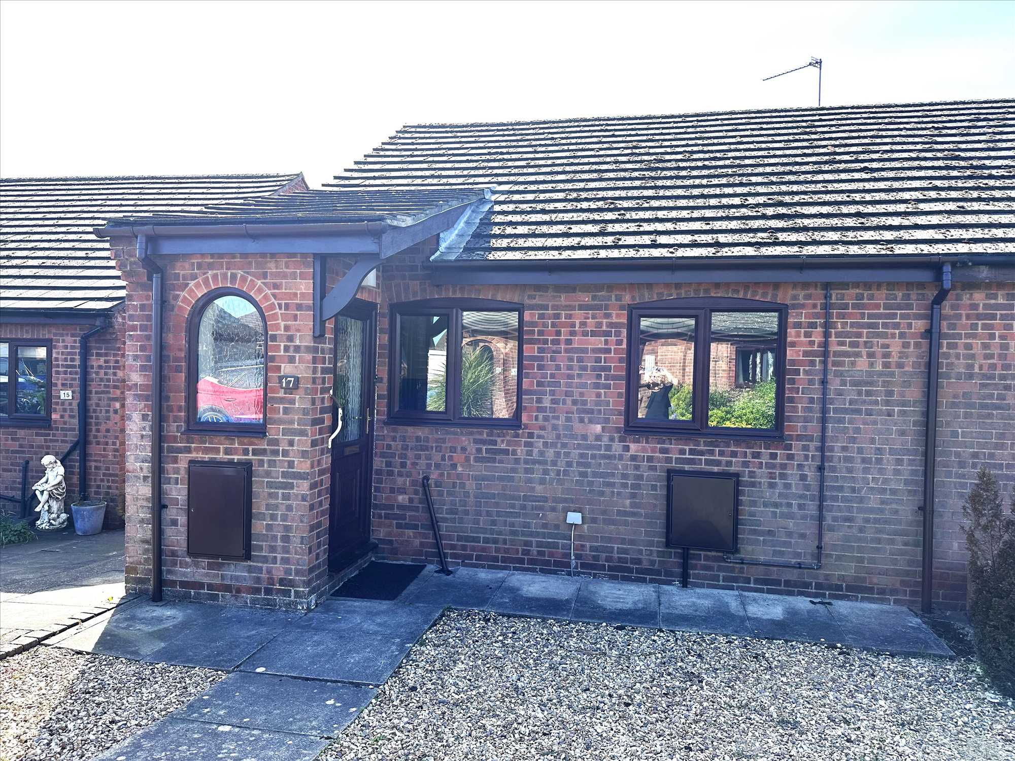 Hall View - Picture 1