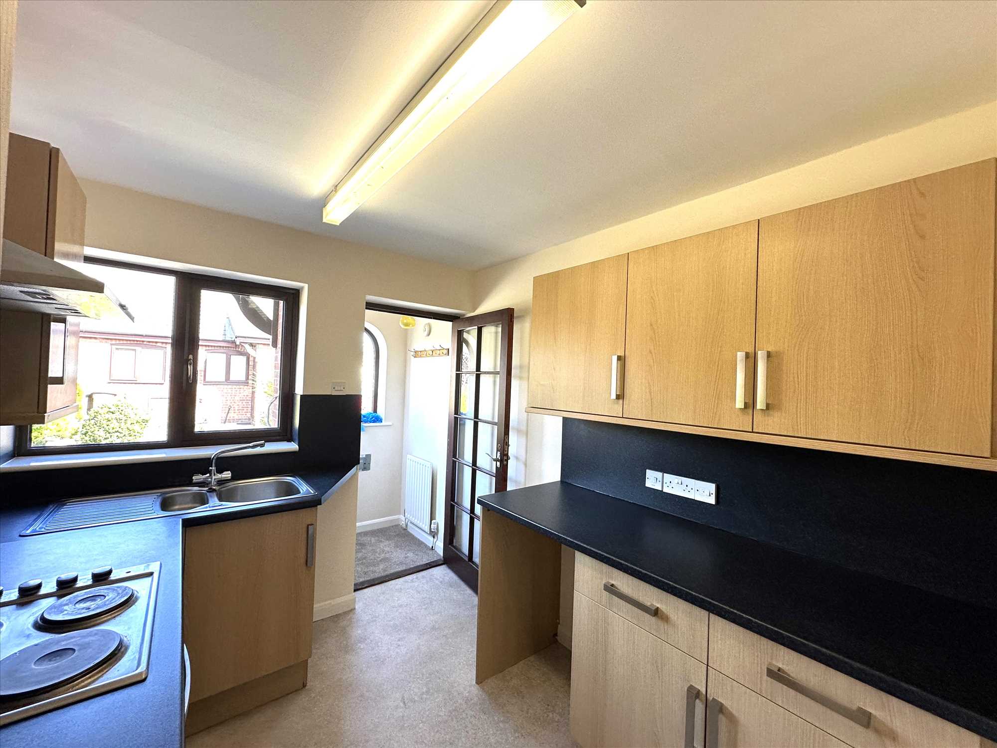 Hall View - Picture 6