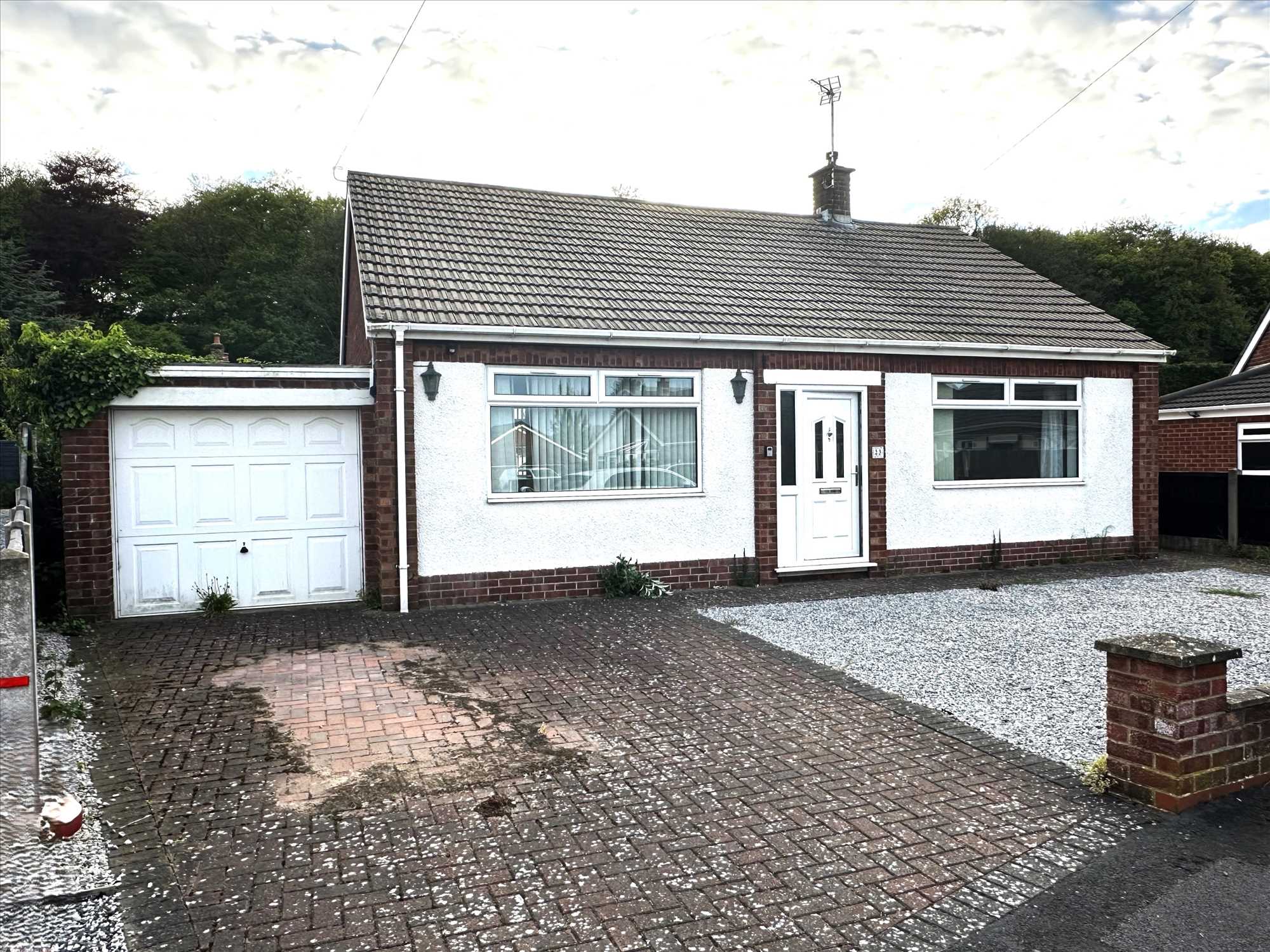 Woodland Drive - Picture 1
