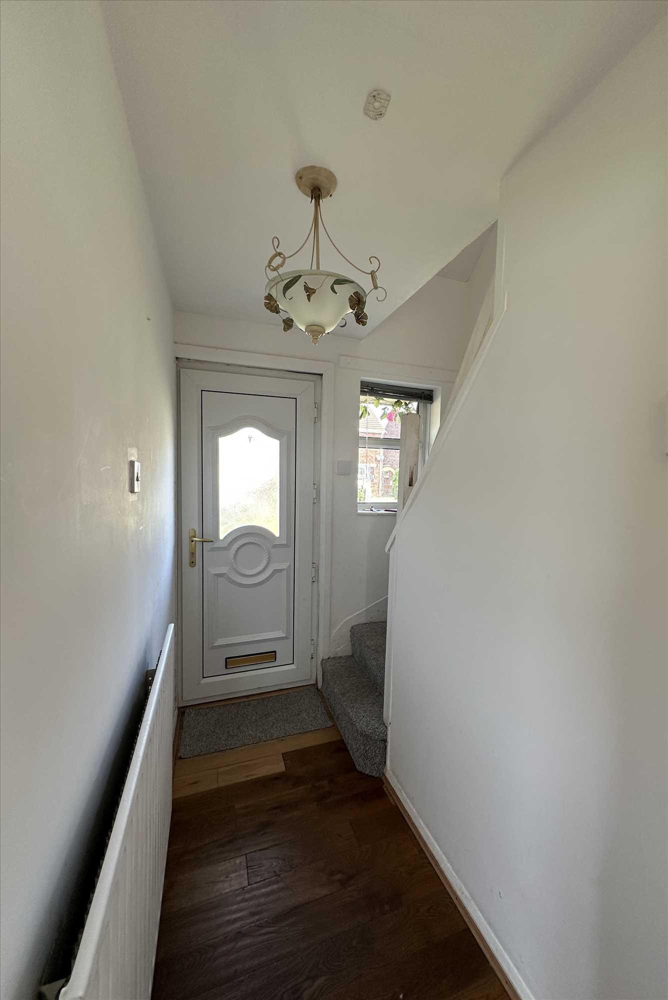 Franklin Crescent - Picture 2
