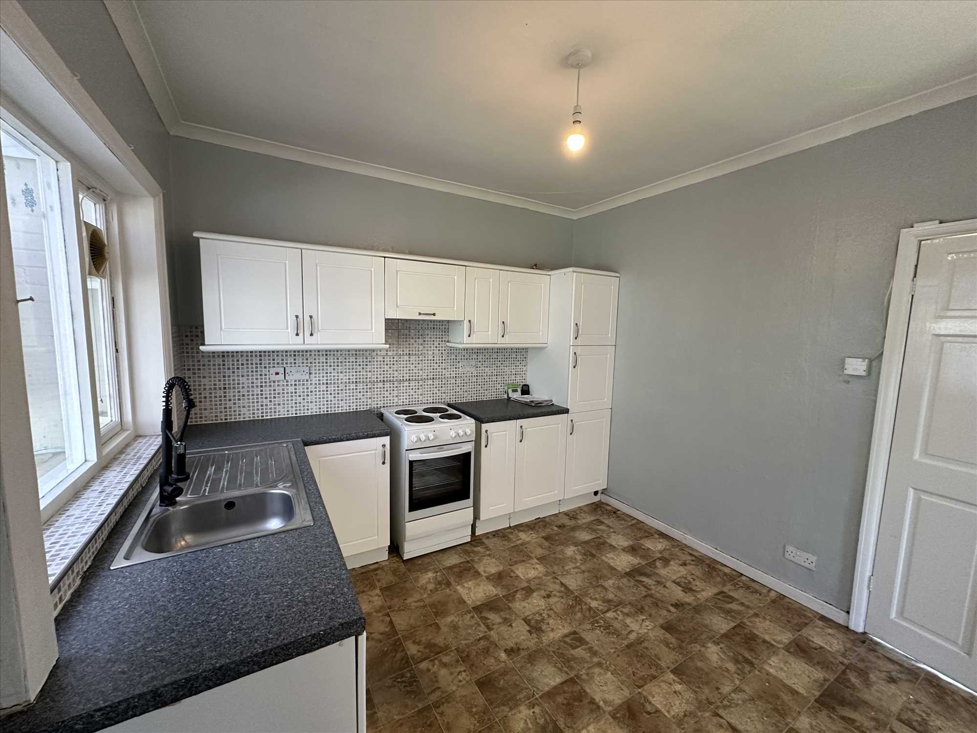 Bushfield Road - Picture 4
