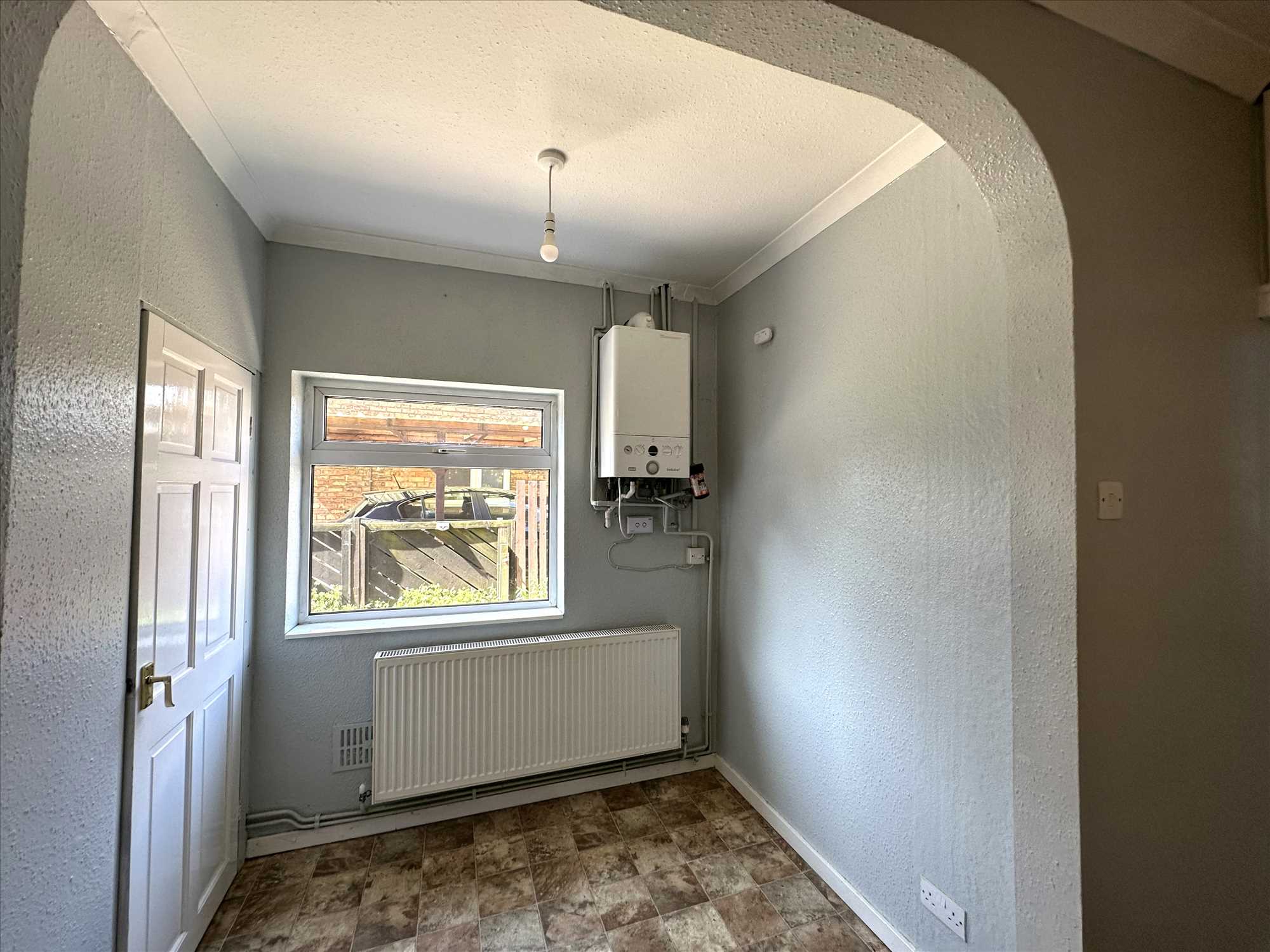 Bushfield Road - Picture 5