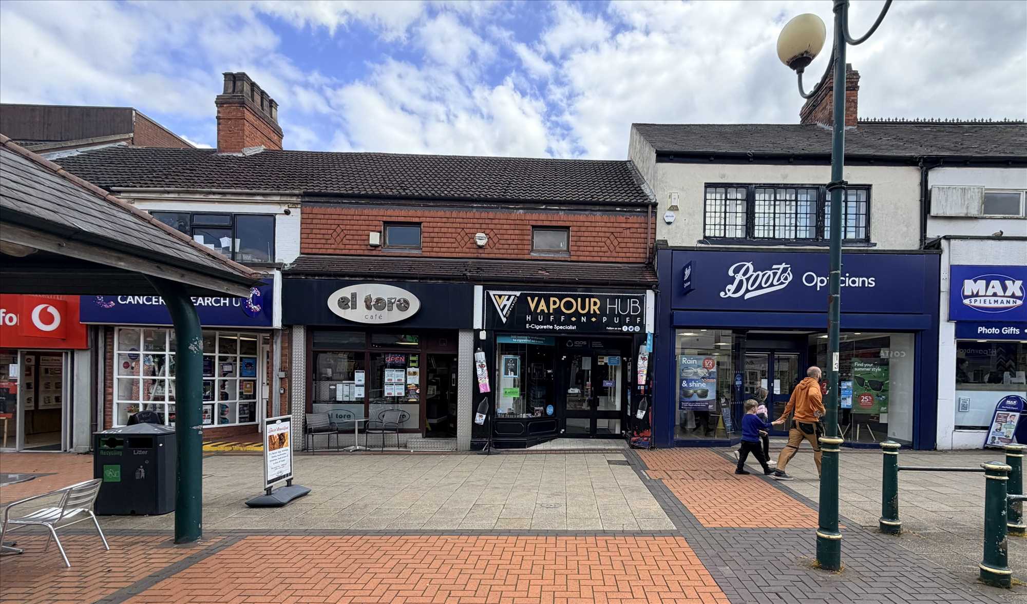 High Street - Picture 3