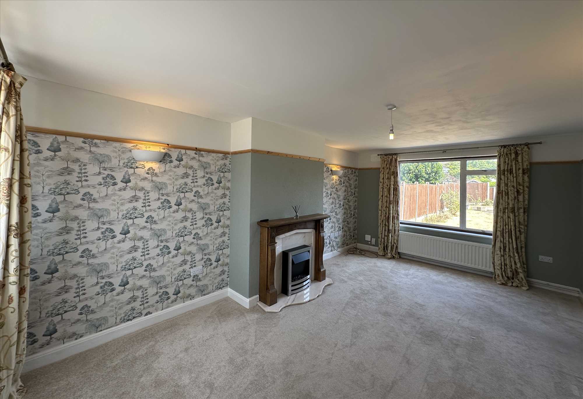 West Common Crescent - Picture 2