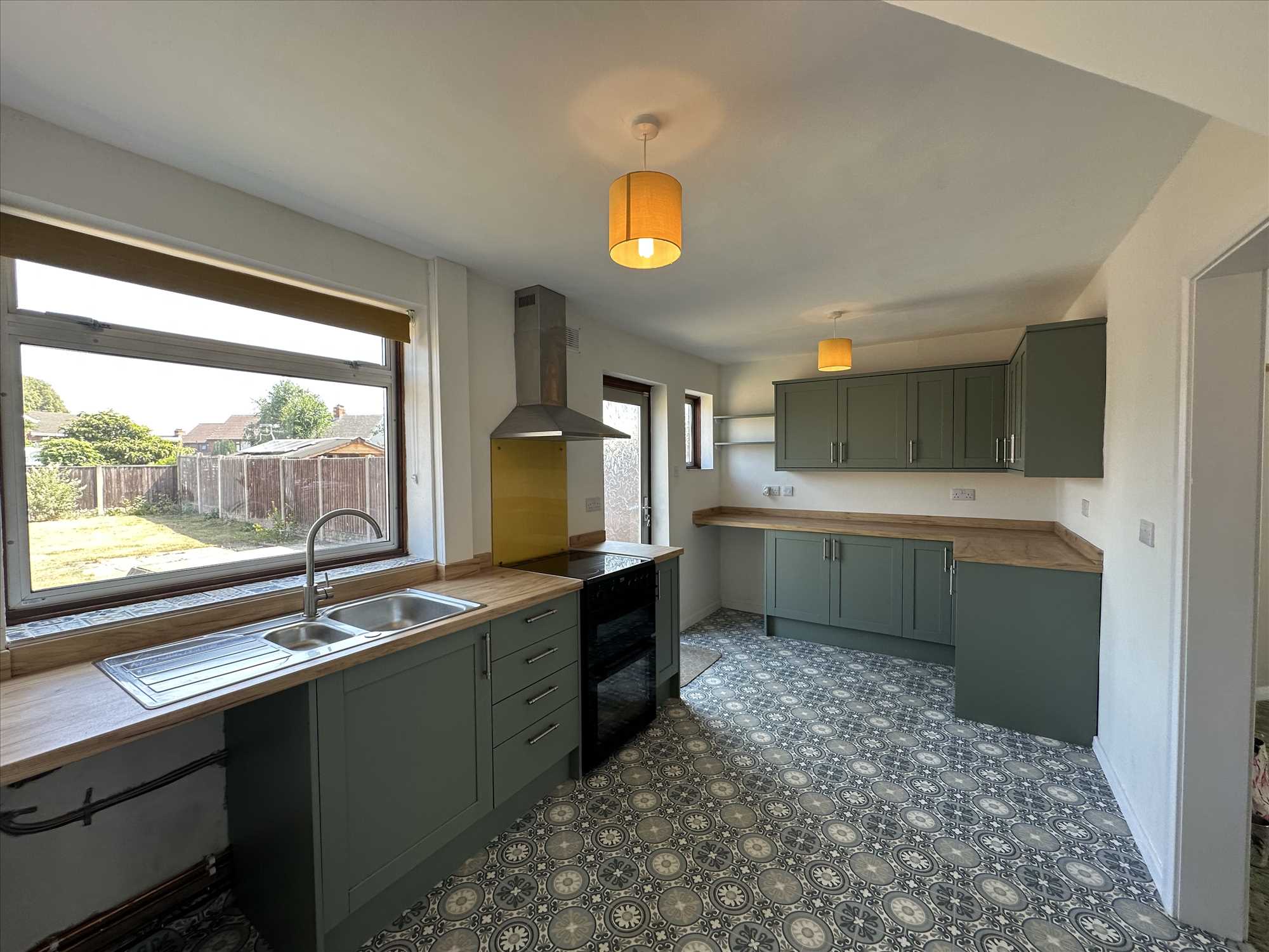 West Common Crescent - Picture 4
