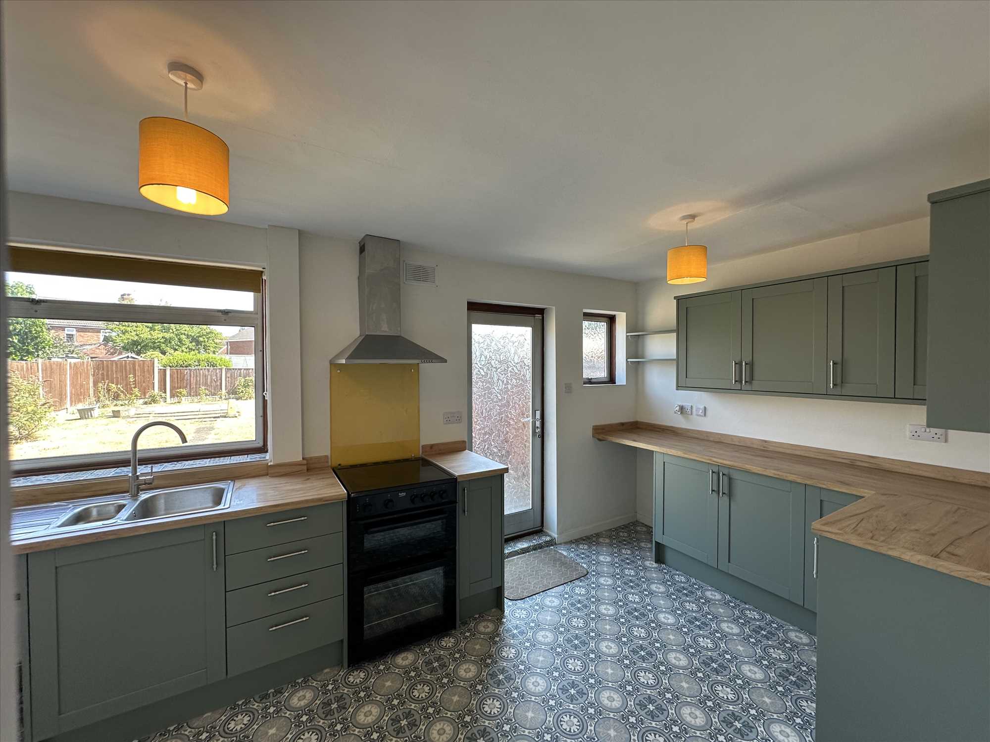 West Common Crescent - Picture 5
