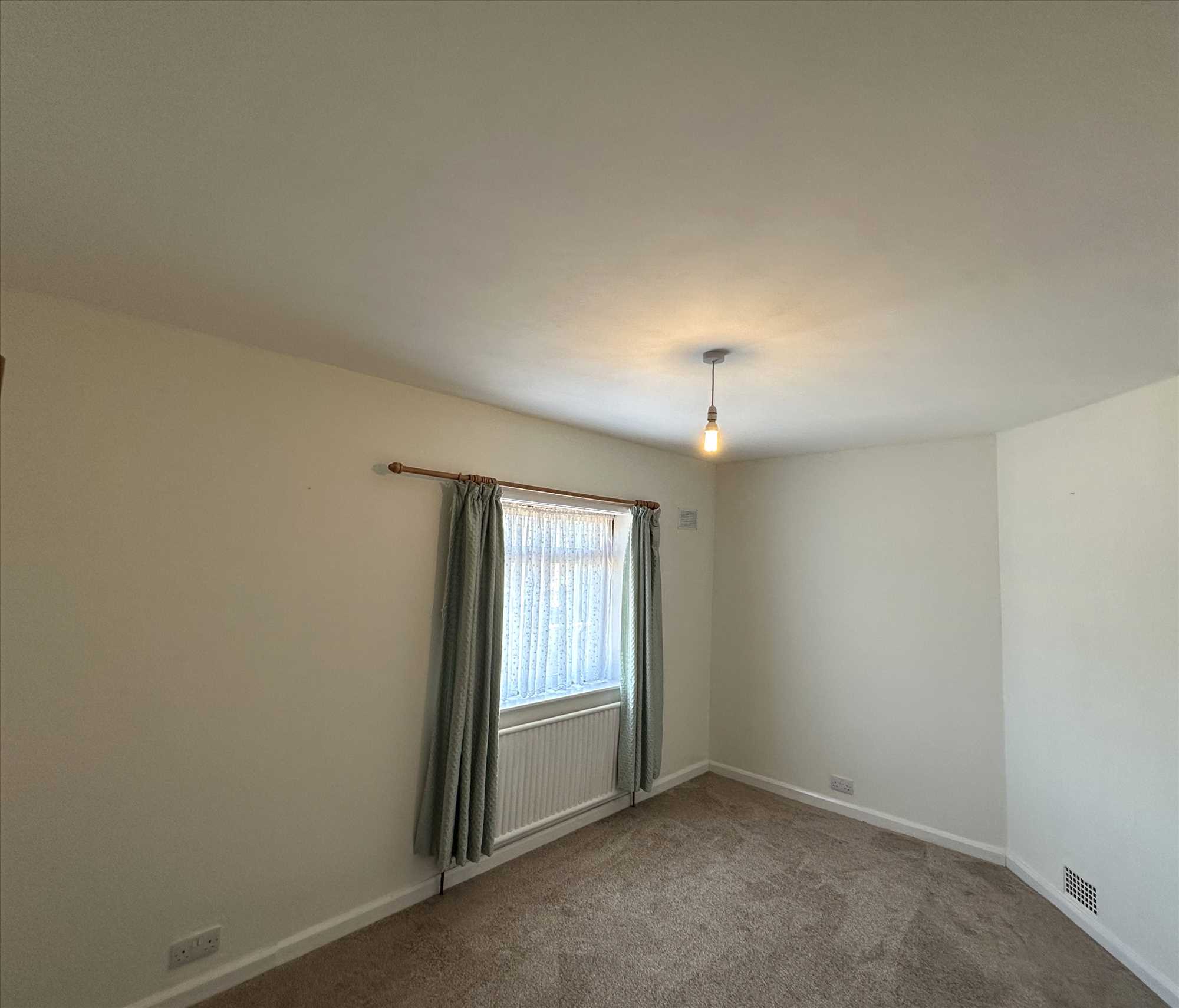 West Common Crescent - Picture 7