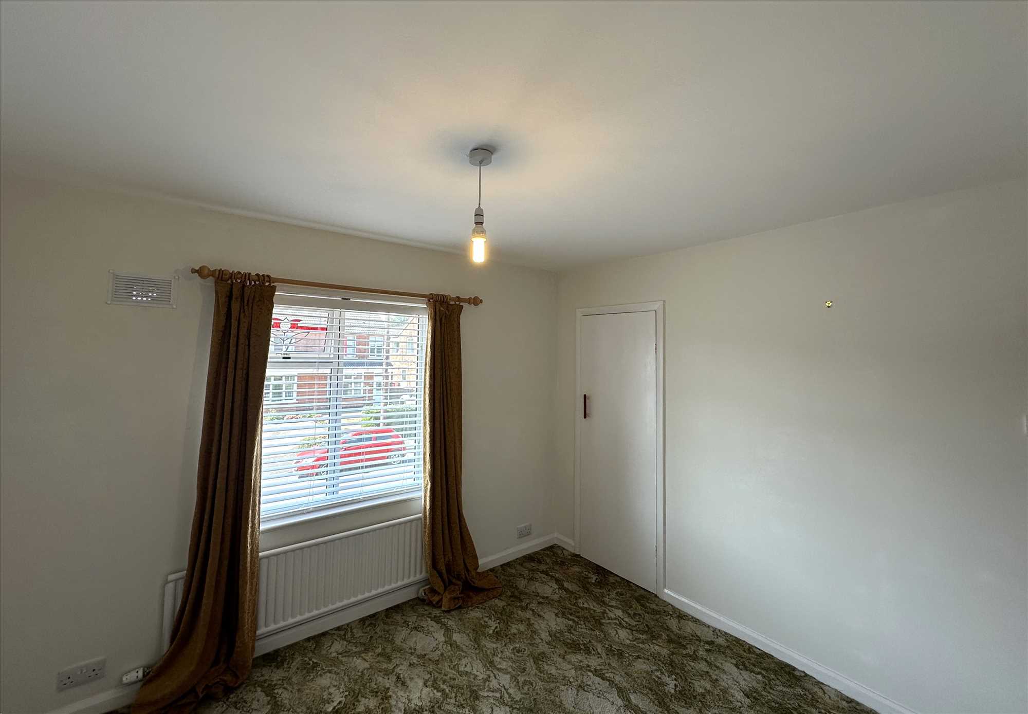 West Common Crescent - Picture 8
