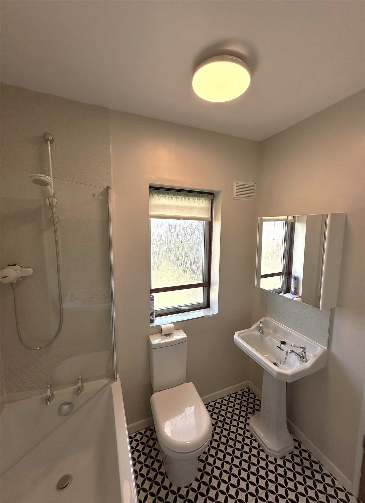 West Common Crescent - Picture 10