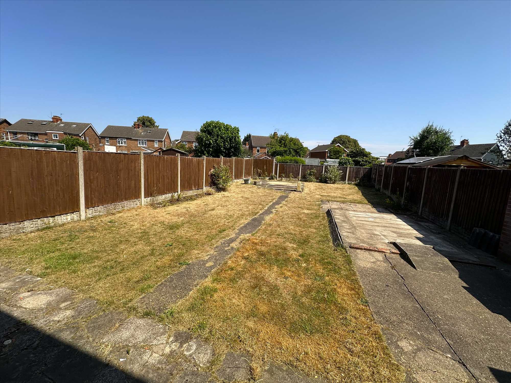 West Common Crescent - Picture 12