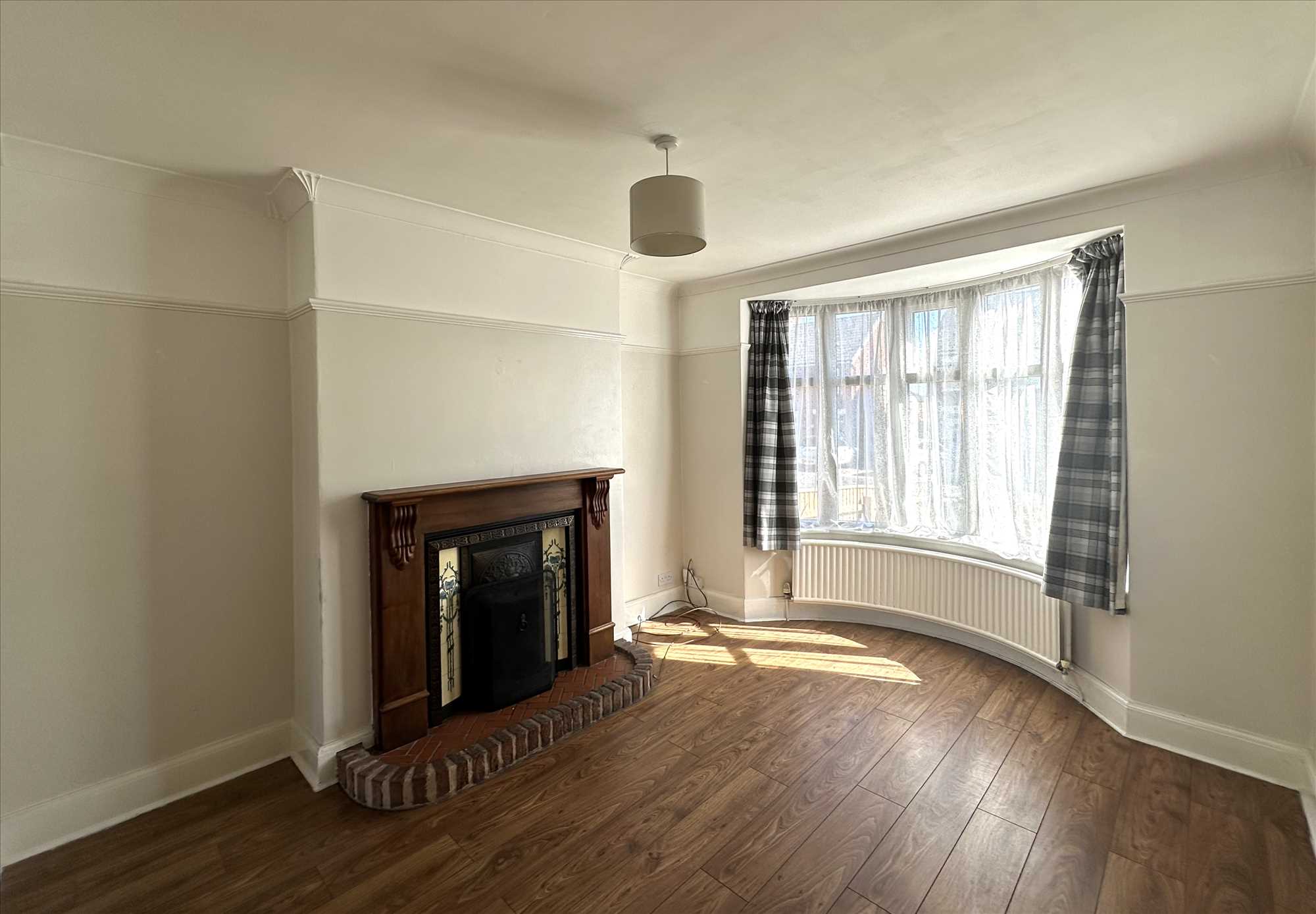 Stockshill Road - Picture 3