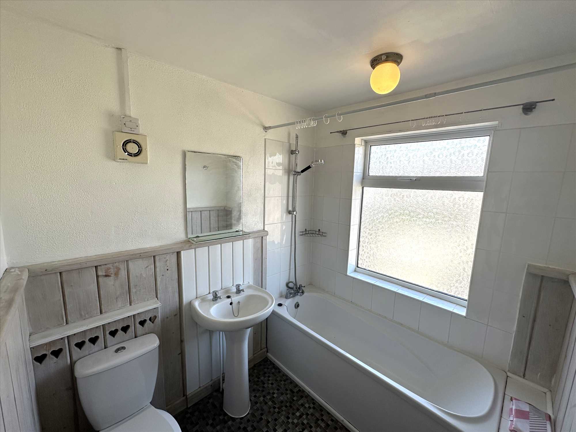 Stockshill Road - Picture 13
