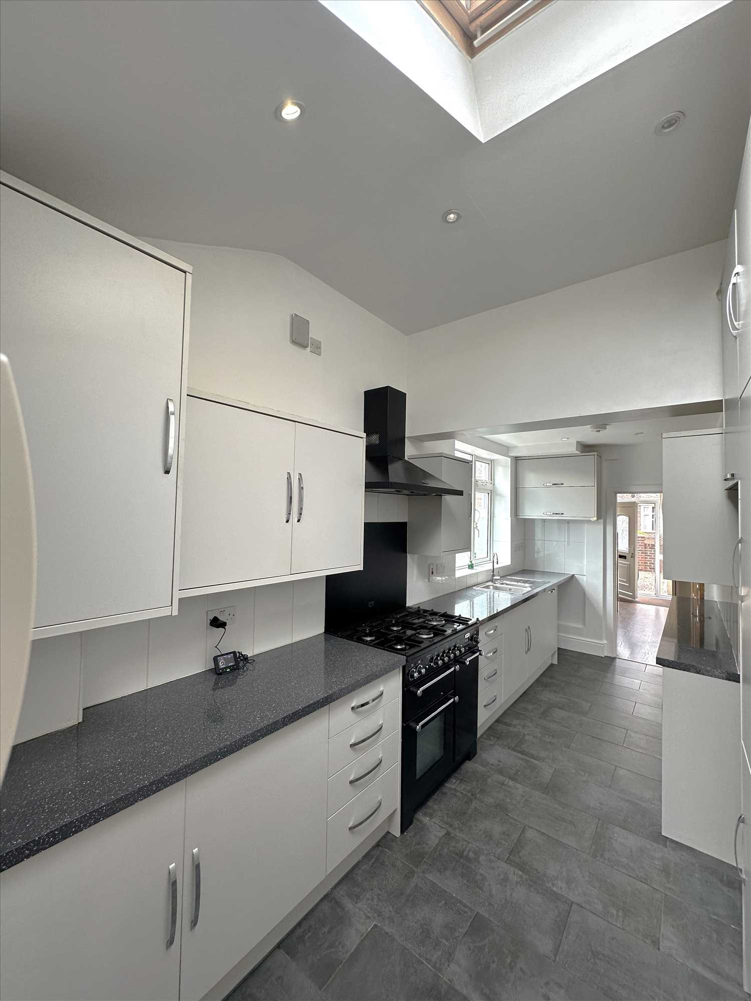 Newland Drive - Picture 2