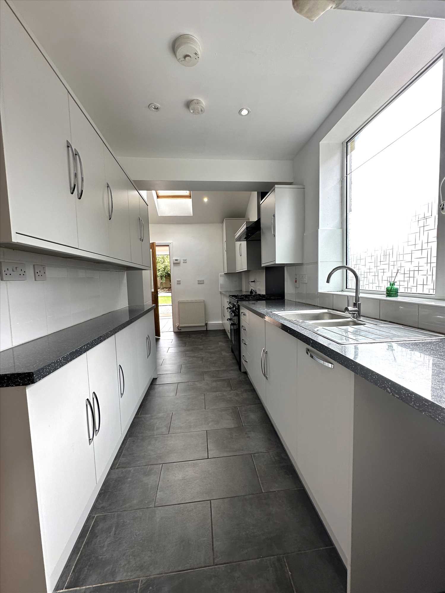 Newland Drive - Picture 3