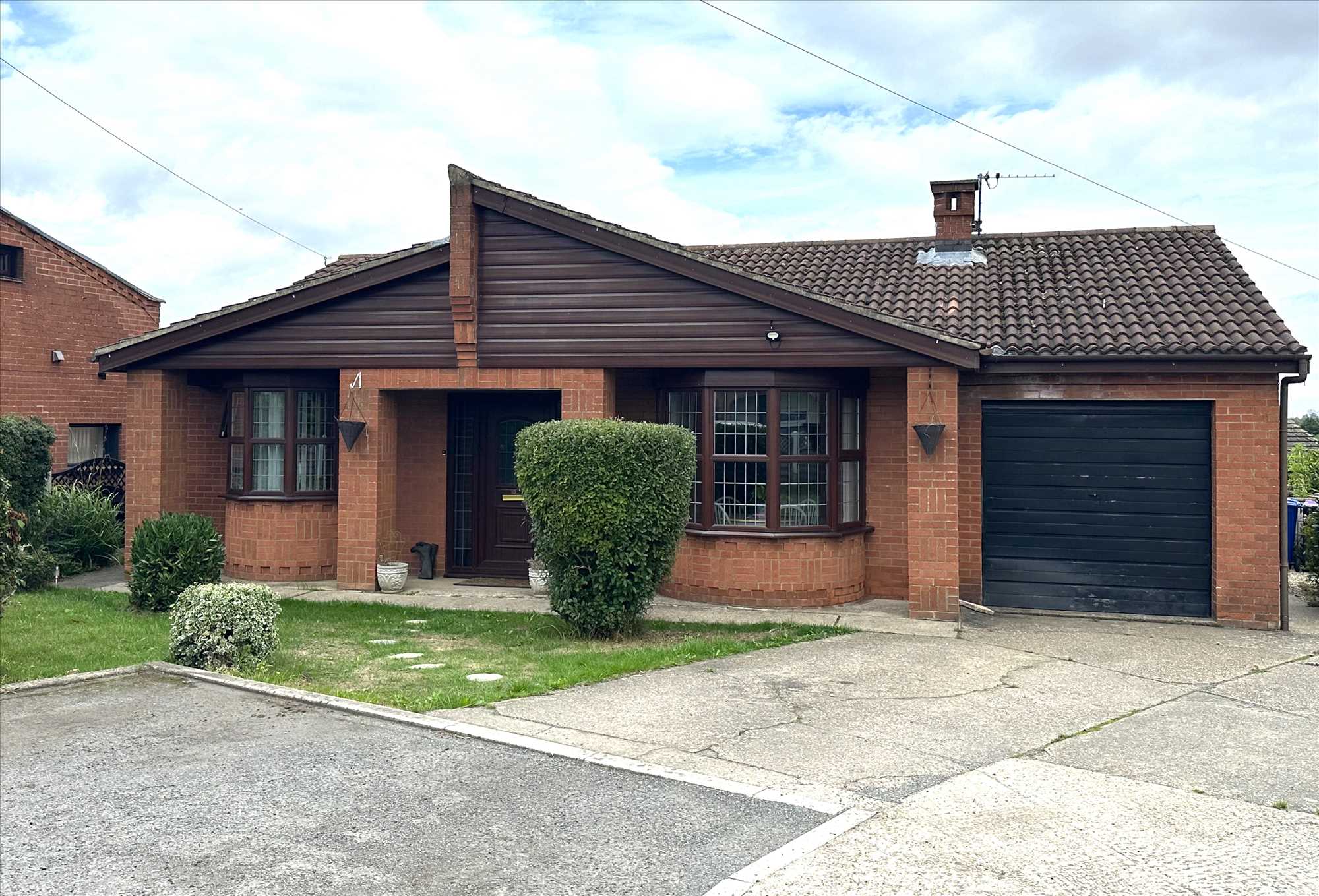 Chestnut Close - Picture 1