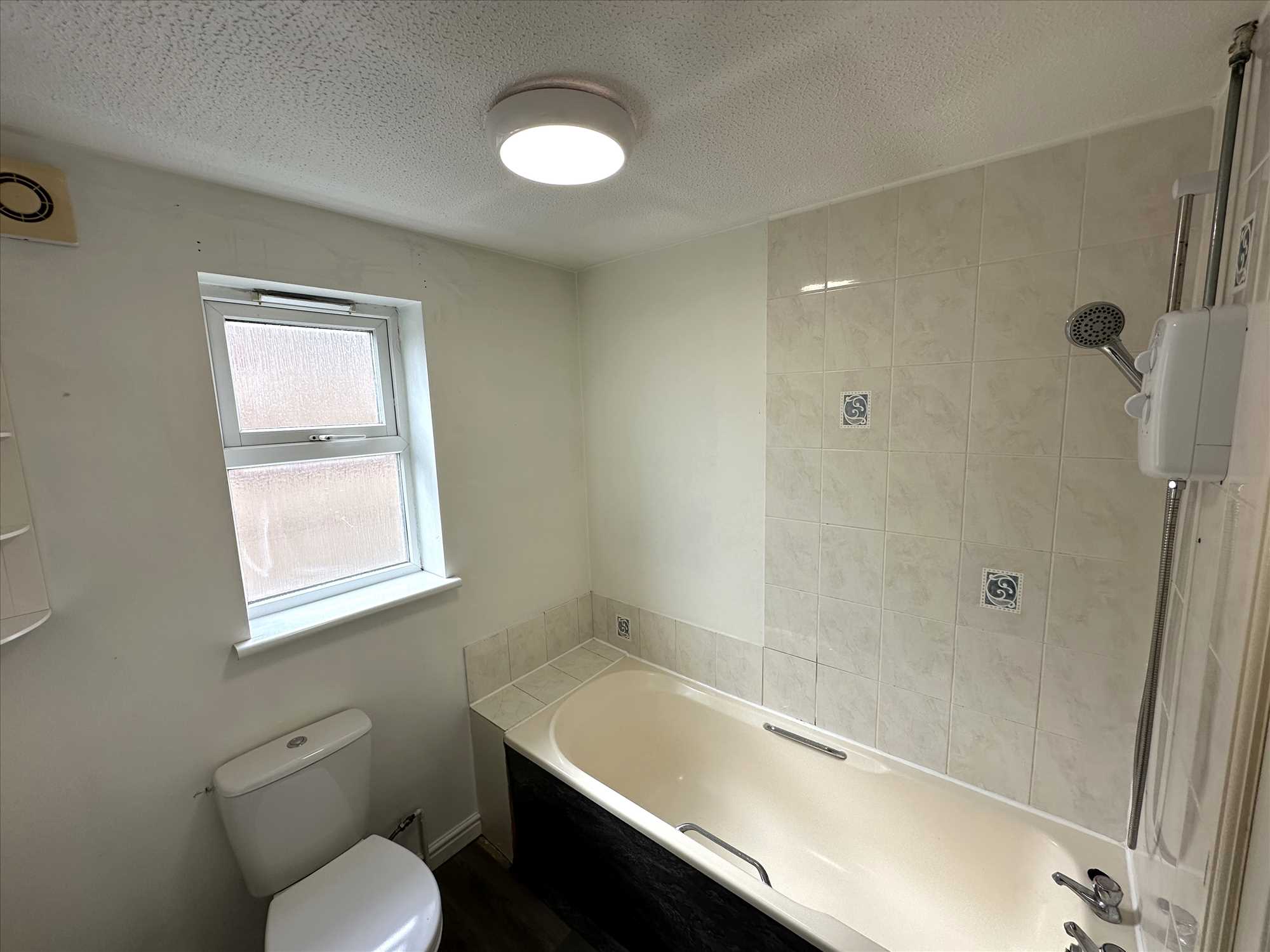 Headingley Avenue - Picture 11
