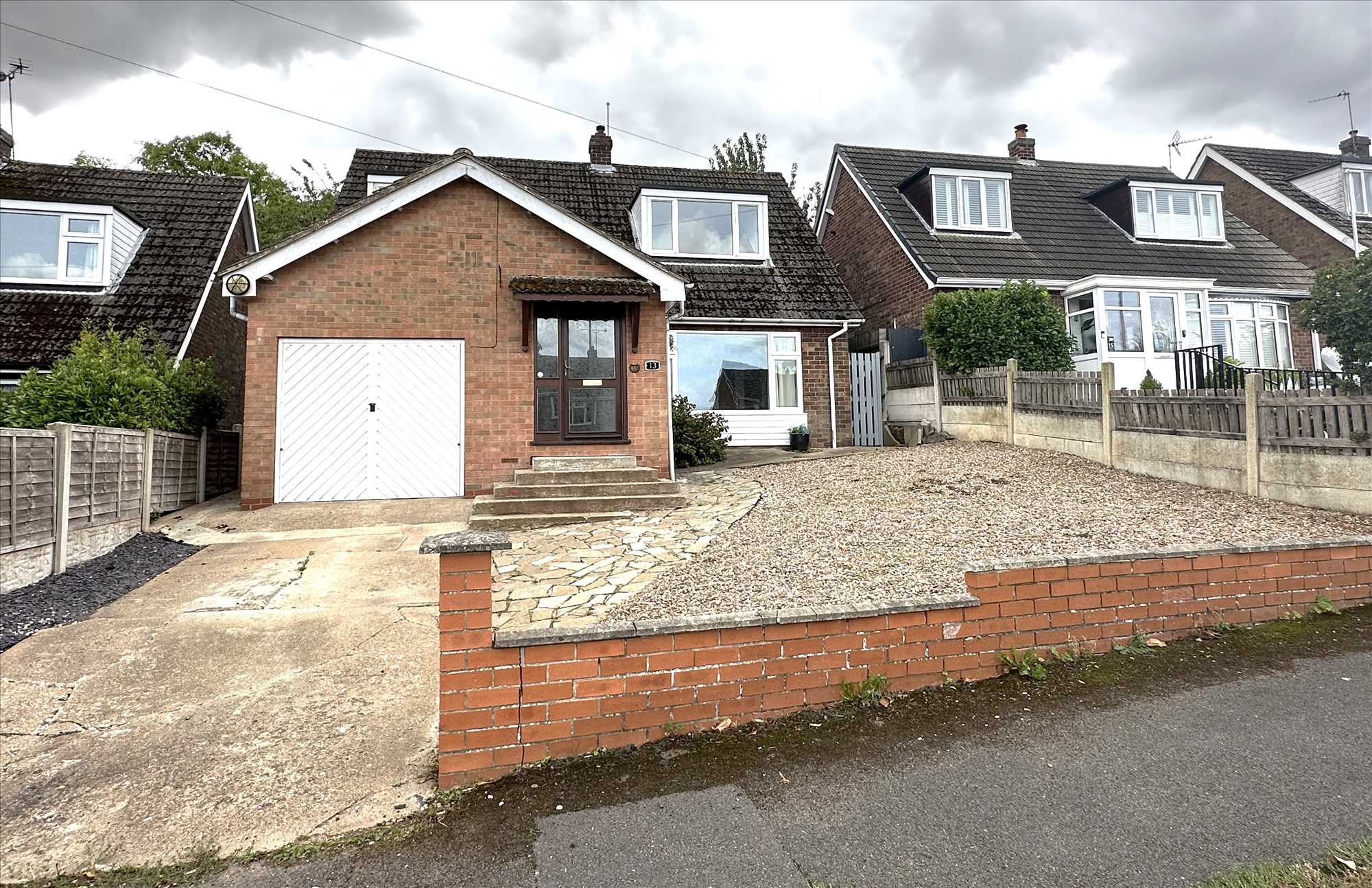 Astley Crescent - Picture 2