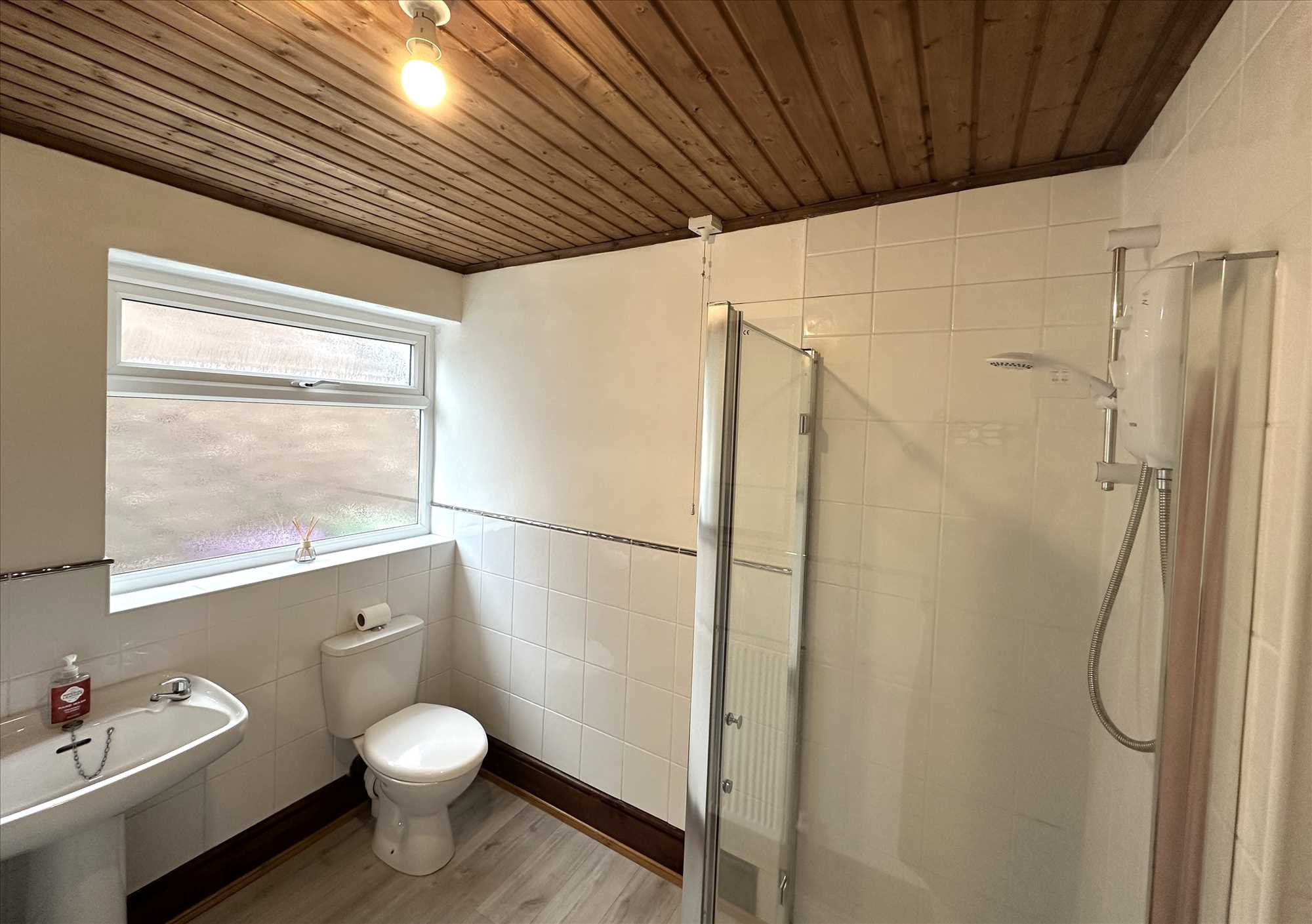 Astley Crescent - Picture 9