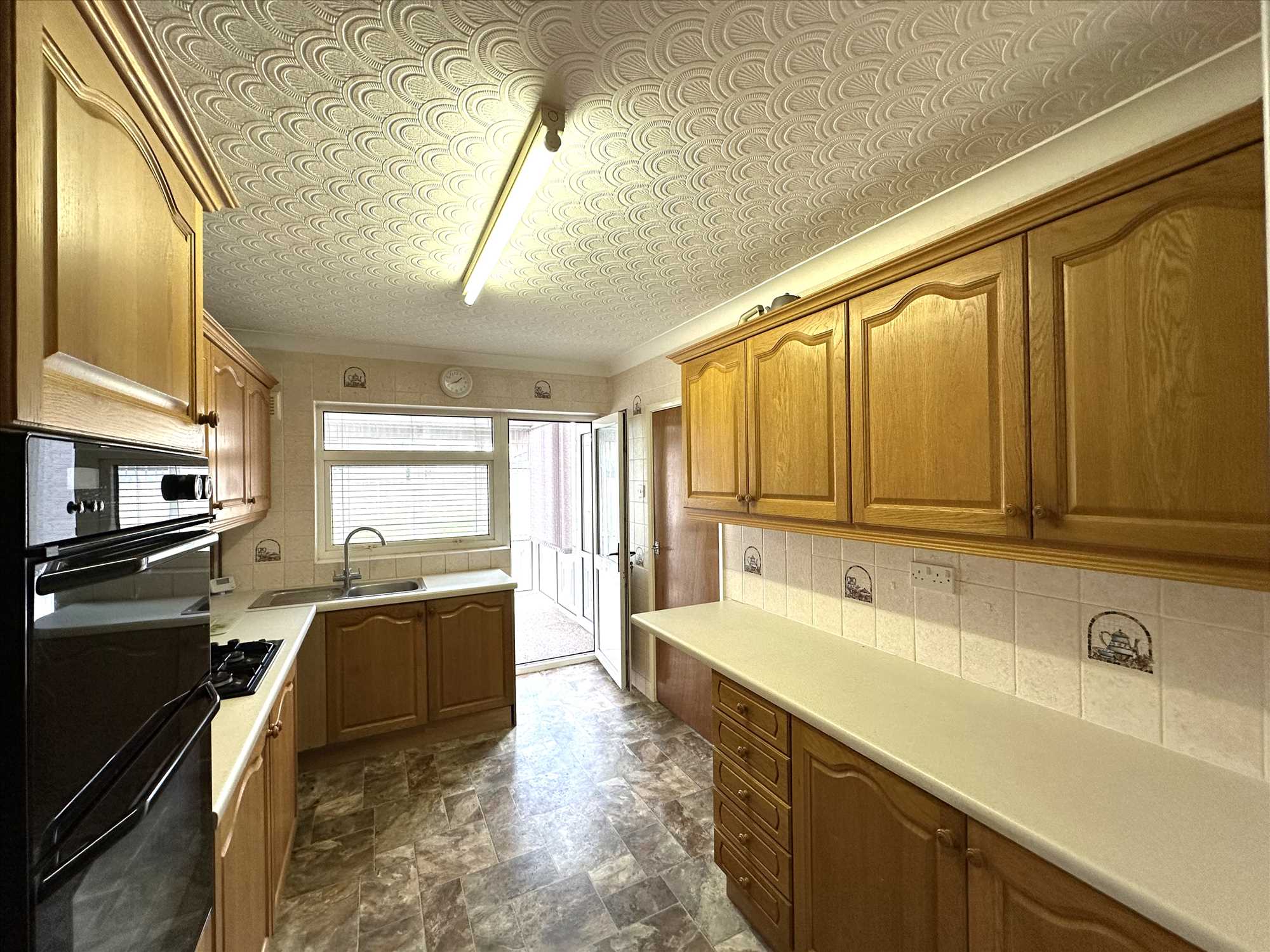 St. Augustine Crescent - Picture 7