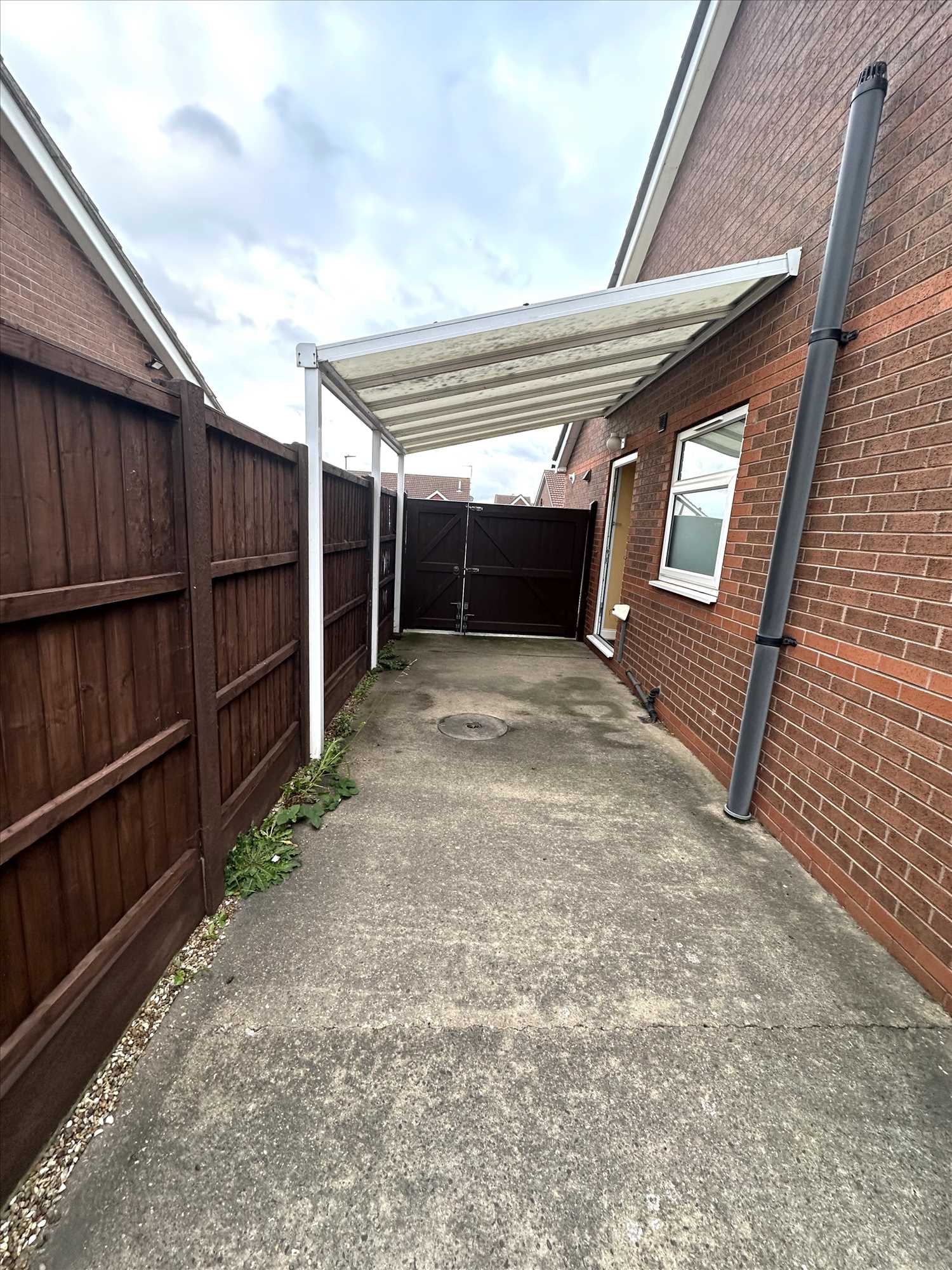 Glanford Way - Picture 2